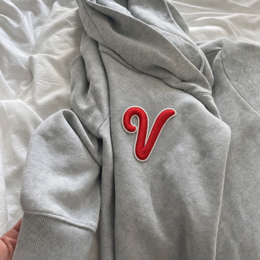 3D Buchstaben Patch V in Rot #buchstabe_v